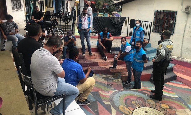 Le ponen la lupa al turismo informal en las escaleras eléctricas de la Comuna 13 de Medellín 1 Le ponen la lupa al turismo informal en la Comuna 13 de Medellín