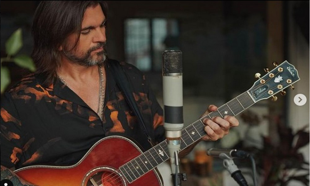 ¡Tan tierno! Juanes celebró los 91 años de su madre dedicándole hermosa serenata