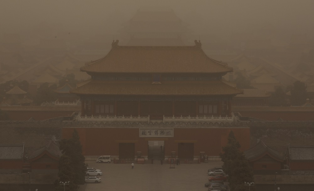 Pekín, envuelta en su peor tormenta de arena en una década