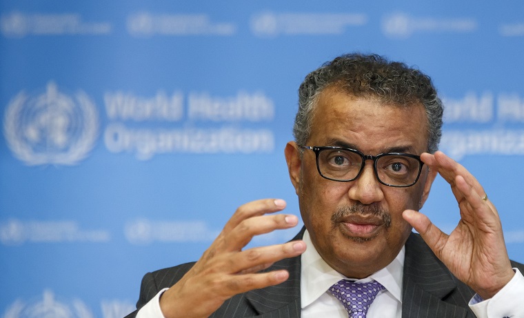 OMS atribuye a la "relajación" el primer repunte global de casos en 7 semanas