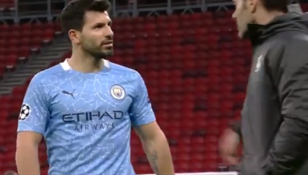 Agüero se queja de sus compañeros del City: "No me pasan la pelota"