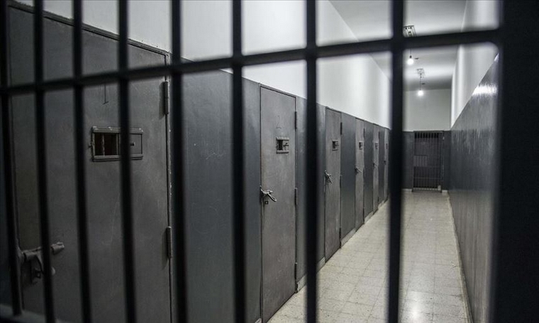 ¡Muy rencoroso! Condenado hombre que cortó los genitales del amante de su esposa en venganza