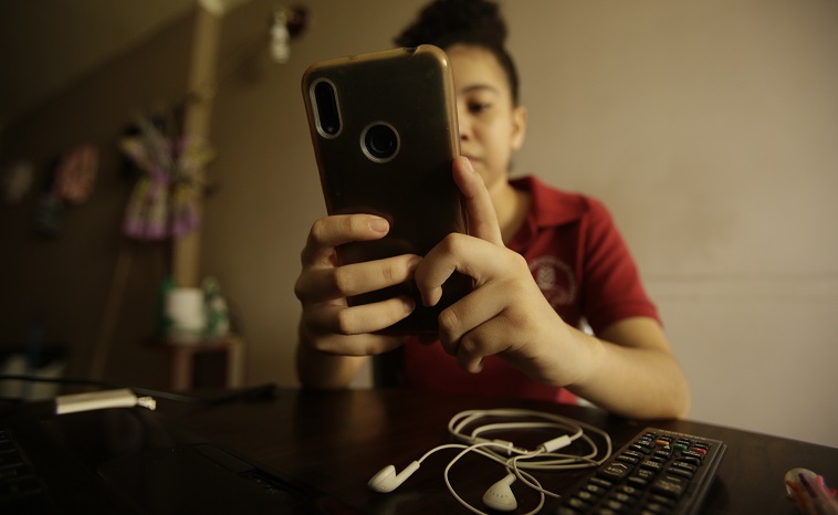 Proponen prohibir redes sociales a menores de 14 años en Perú