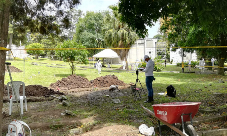 En cementerio de Medellín hallan 906 restos humanos NN que podrían ser víctimas de desaparición