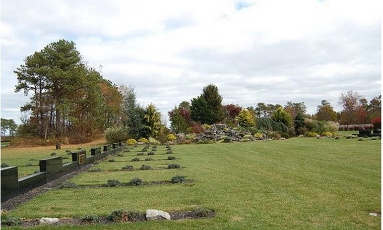 ¡Que ironía! Sepulturero falleció ahogado por la tierra de la tumba que él mismo cavó