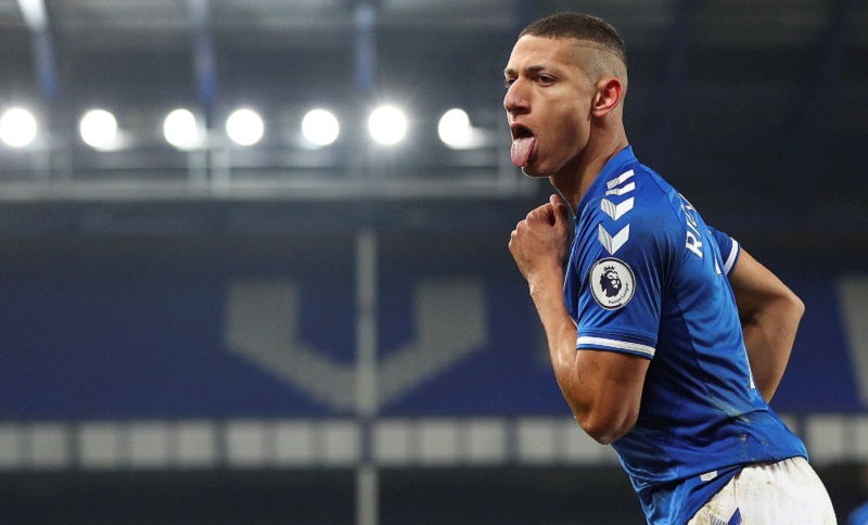 El Everton rompe su mala racha en casa y mira de cerca a la Liga de Campeones