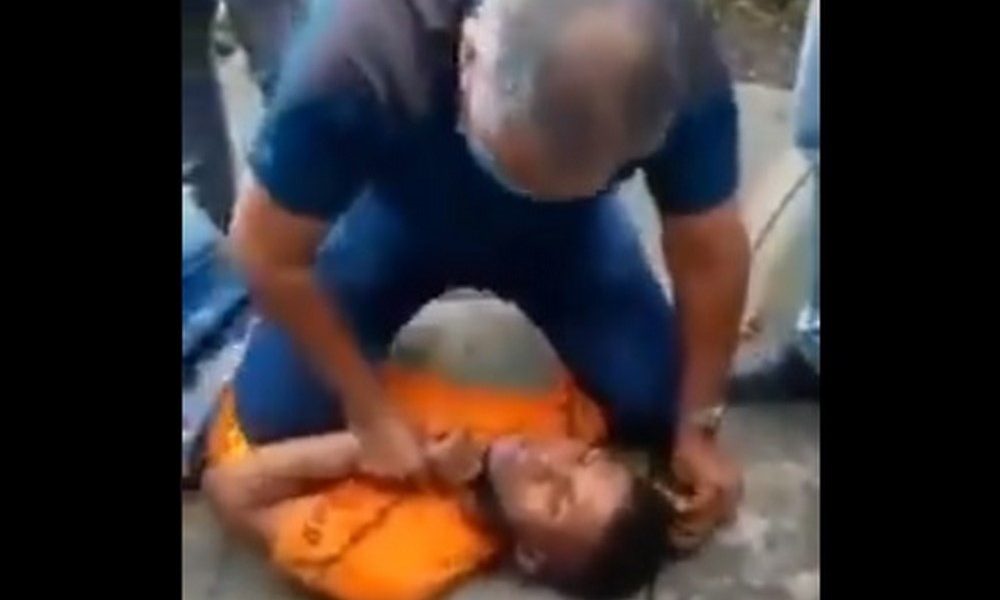 VIDEO: “Usted cómo va a robar a un pobre man que baja a camellar”: Le reclaman a presunto ladrón que cogieron en Cali