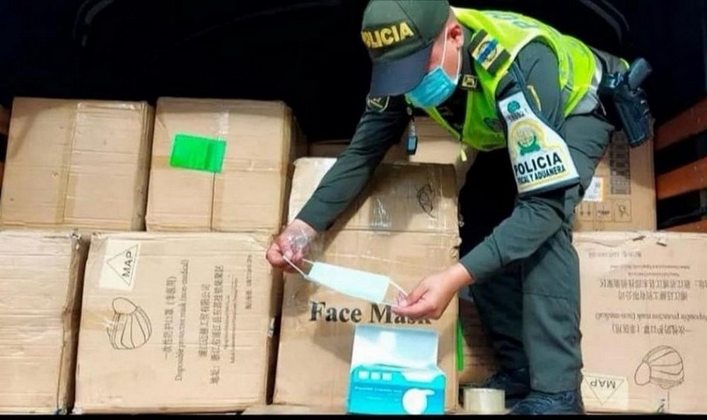 ¡Ojo donde los compra! En Medellín incautaron 266.000 tapabocas que habrían sido reempacados 1 tapabocas ilegal