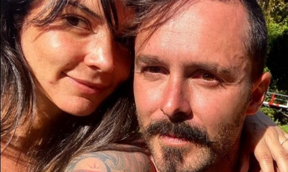 VIDEO: ¿Por “andarse empelotando”? Censuraron clip musical donde salía Tatan y Maleja