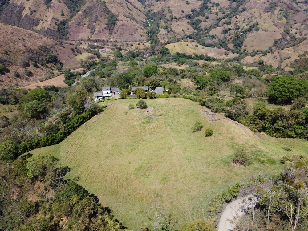 50 hectáreas de tierra serán entregadas a excombatientes en Ituango, dicen que sembrarán café 7 Finca Las Mercedes 19