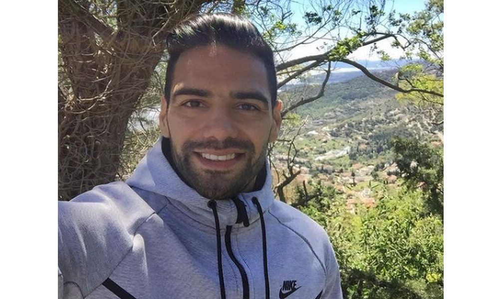 Falcao tuvo que ser hospitalizado de urgencia, tiene una fractura facial