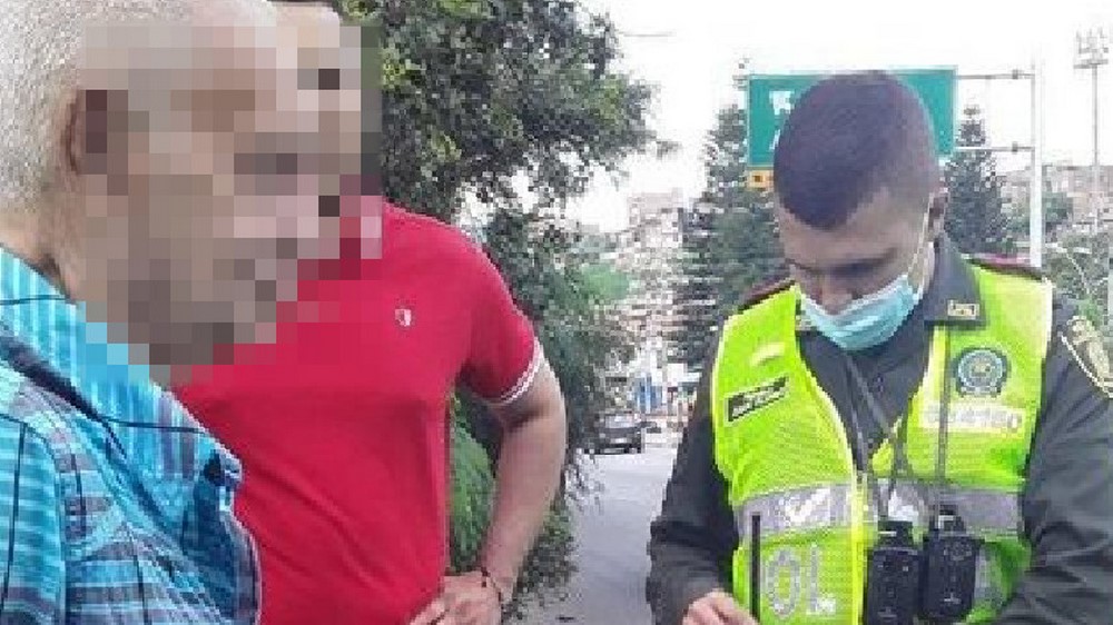 FOTOS Y VIDEOS: ¿Qué le pasó? Al parecer, un adulto mayor se tiró al río Medellín 1 rio2