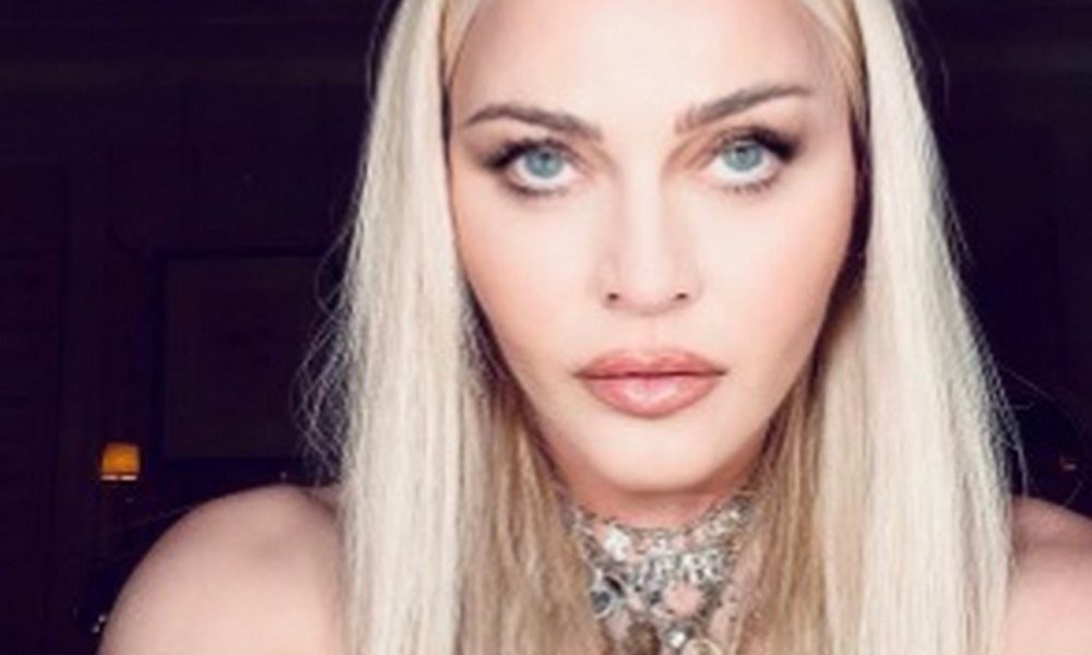 FOTOS. Madonna hizo una serie de fotografías en toples