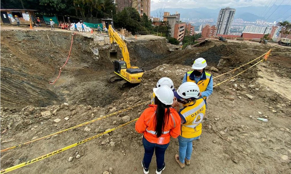 Alcaldía de Medellín envió a Ingenieros Civiles y Geólogos por la ciudad para inspeccionar sitios en riesgo por las últimas lluvias