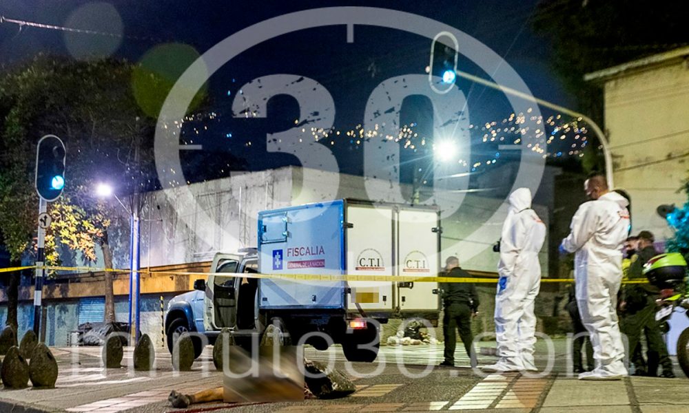 Fotos: Oto habitante de calle asesinado en Medellín, le dejaron caer una piedra en la cabeza