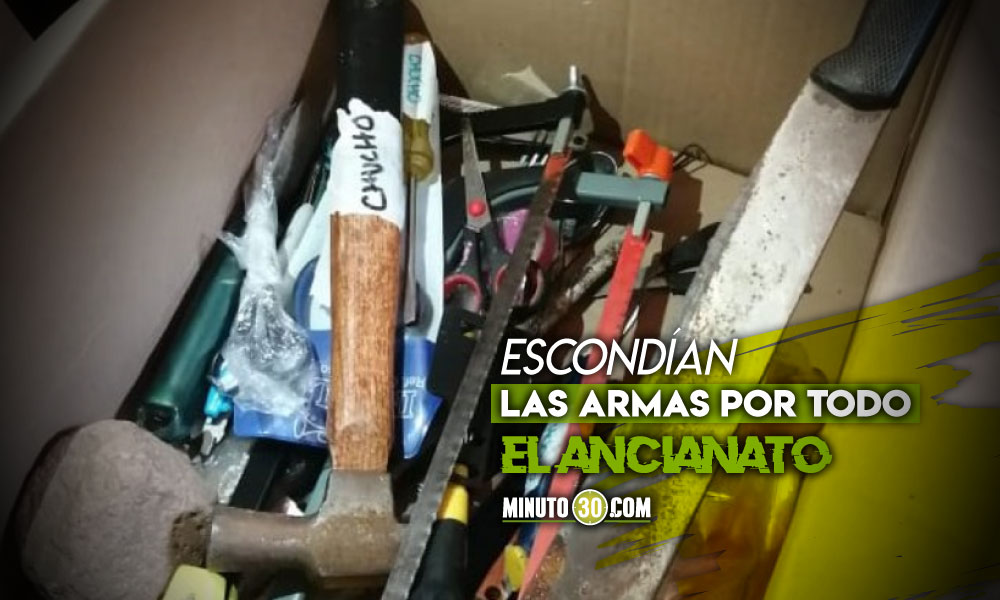 ¡Le pillaron la caleta! A viejitos le descubrieron machetes y puñales escondidos hasta en las almohadas ¡Le pillaron la caleta! A viejitos le descubrieron machetes y puñales escondidos hasta en las almohadas