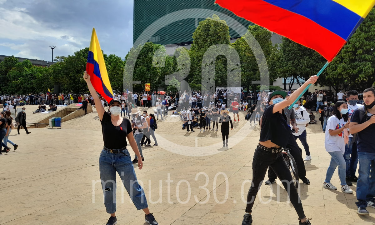 Fotos y videos: Desde el Parque de los Deseos, así va el Paro Nacional en Medellín 8 Desde el Parque de los Deseos asi va el Paro Nacional en Medellin 2