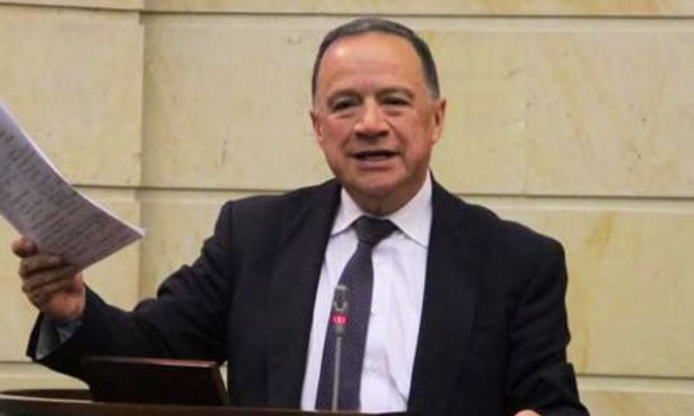 Falleció el senador del Partido Conservador, Eduardo Enríquez Maya, tenía Covid-19