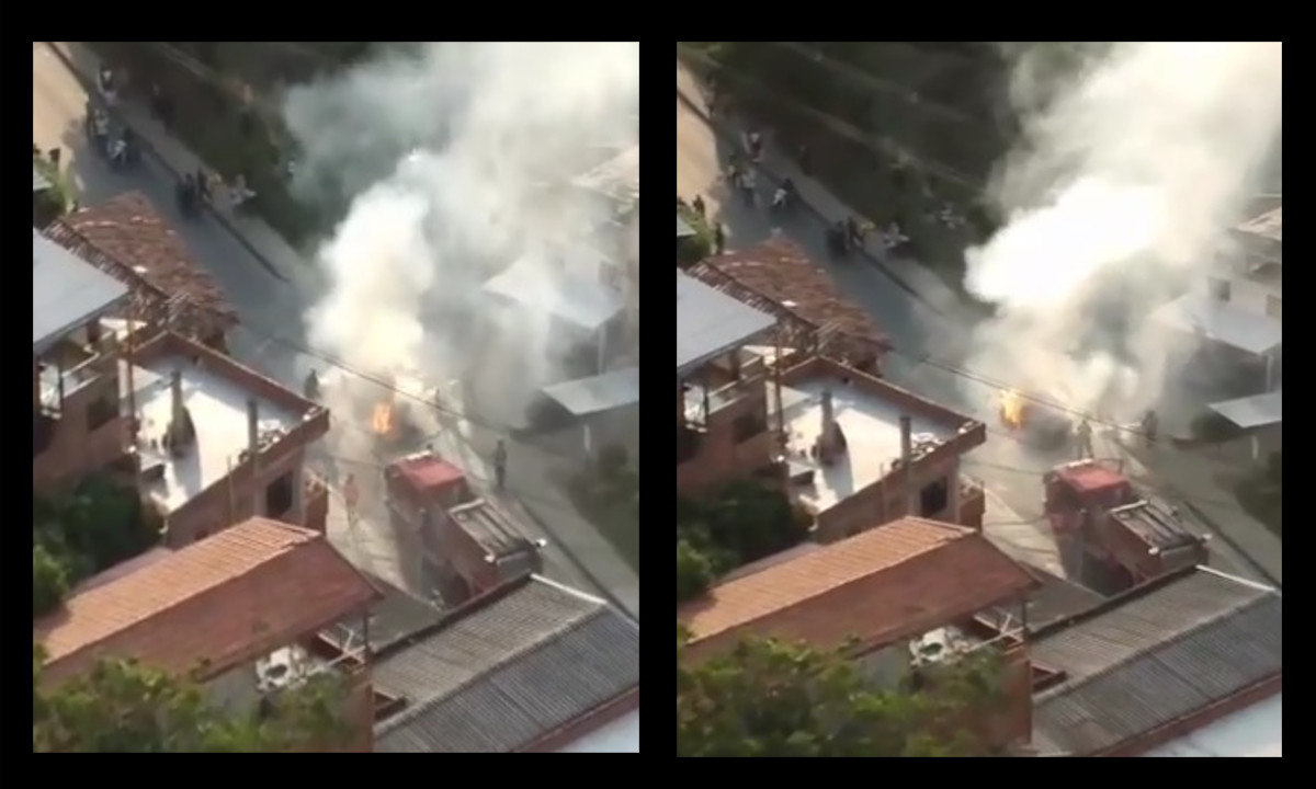 Video: ¡Terrible! Un vehículo se incendió en Bello 1 Video: ¡Terrible! Un vehículo se incendió en Bello