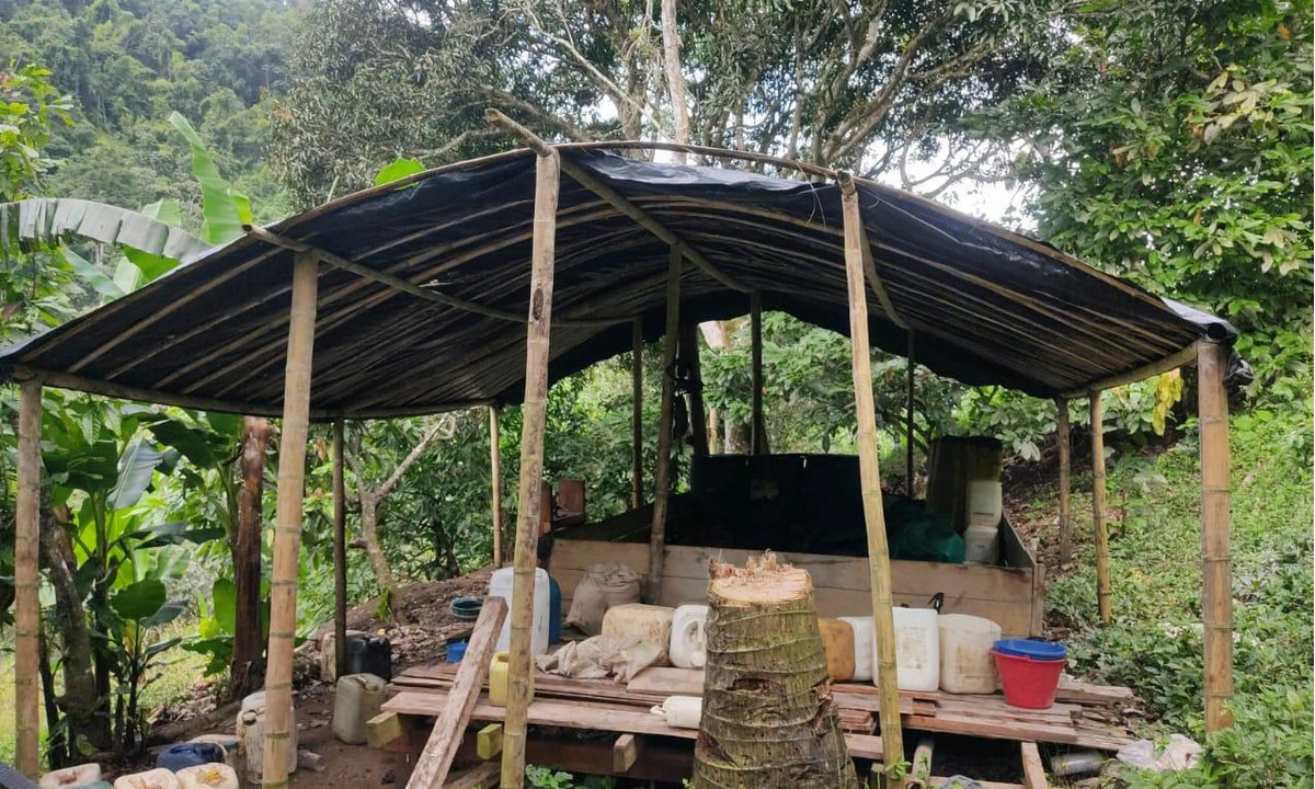 22 laboratorios para el procesamiento de coca fueron destruidos en un municipio del Chocó 13 22 laboratorios para coca fueron destruidos en un municipio del Chocó