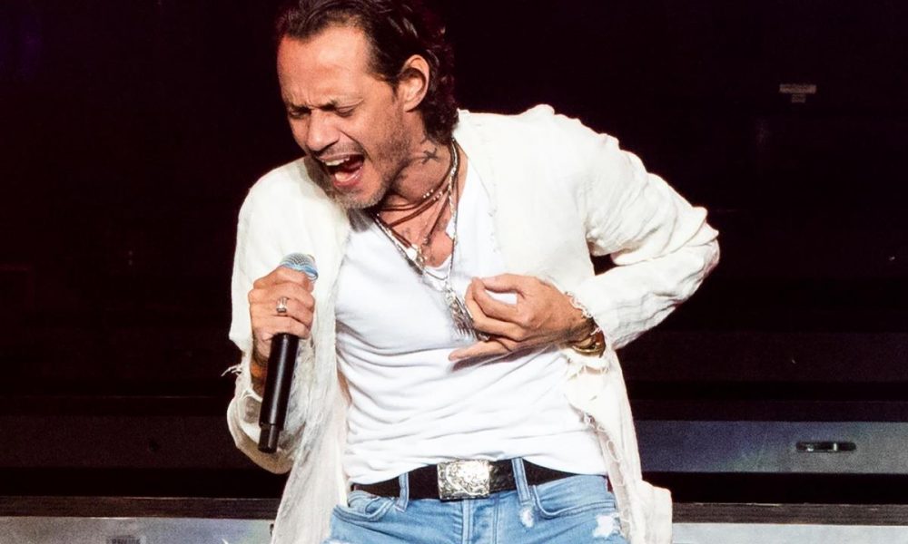 Marc Anthony se disculpa por no ofrecer concierto por falla técnica