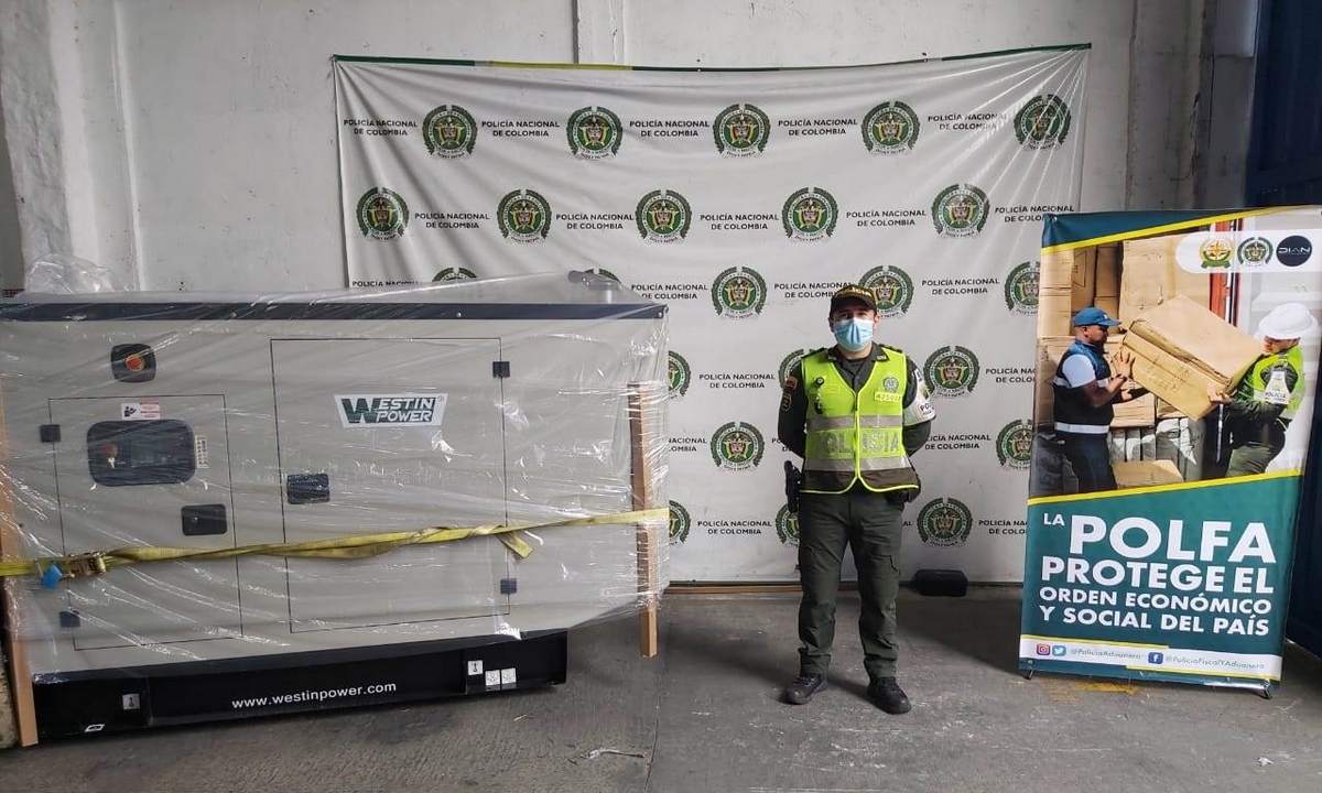 Autoridades aprehendieron un contenedor con 10 plantas eléctricas de contrabando 1 autoridades-contenedor