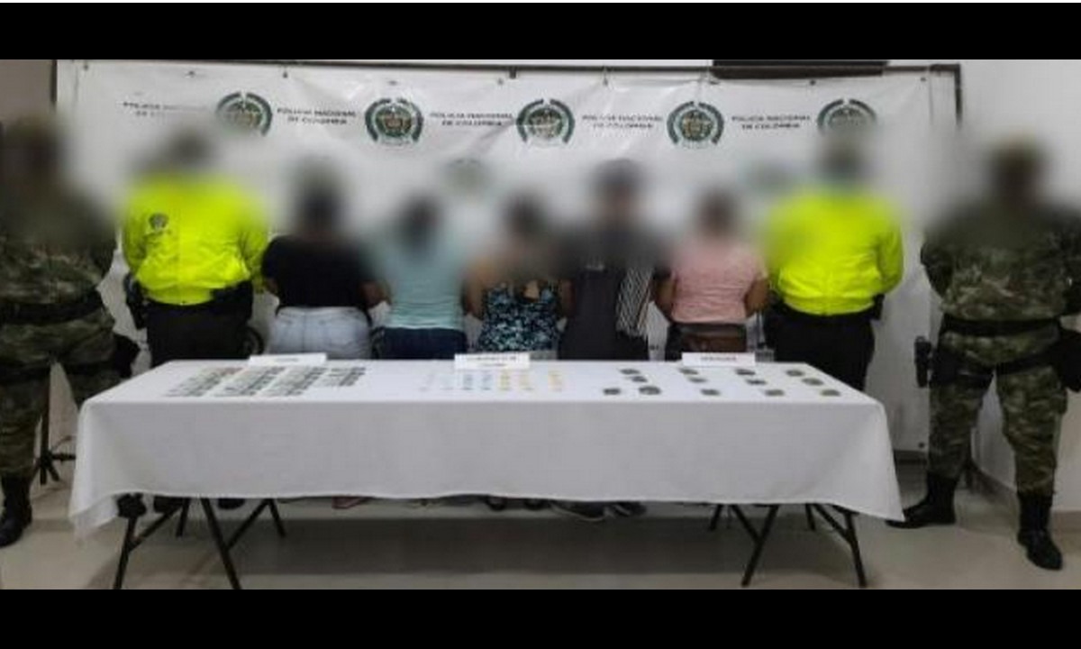 ¡Ay señoras! Pillaron a cuatro mujeres vendiendo droga en Apartadó 1 ¡Ay señoras! Pillaron a cuatro mujeres vendiendo droga en Apartadó