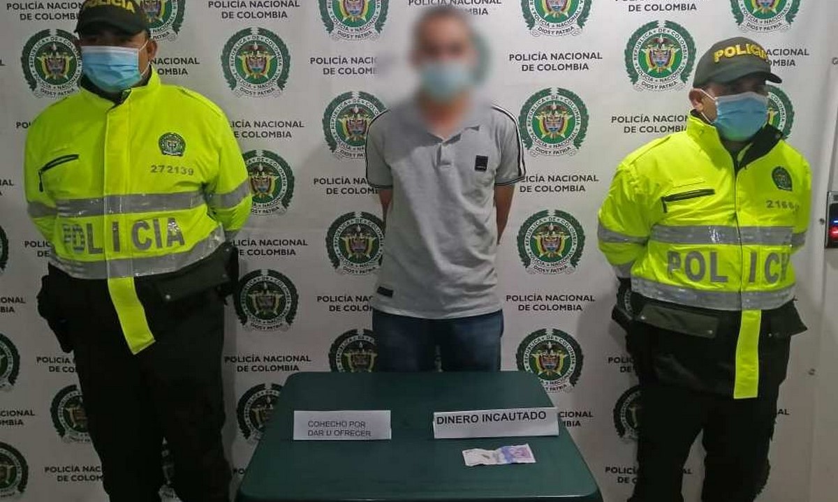 Otro que ofreció plata para evitar comparendo en Donmatías pero lo capturaron 1 Capturado en Donmatías por ofrecer dinero para que no le hicieran comparendo