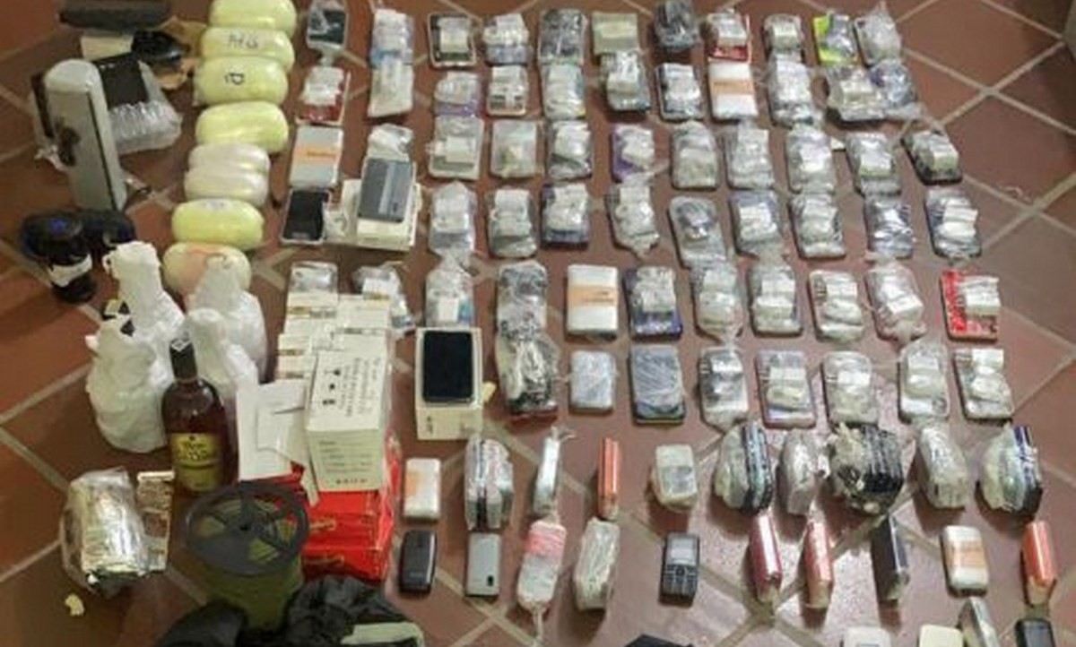 Capturaron a un hombre que pretendía ingresar 'droga' y más 100 celulares a una cárcel 1 celulares ingresar carcel cesar