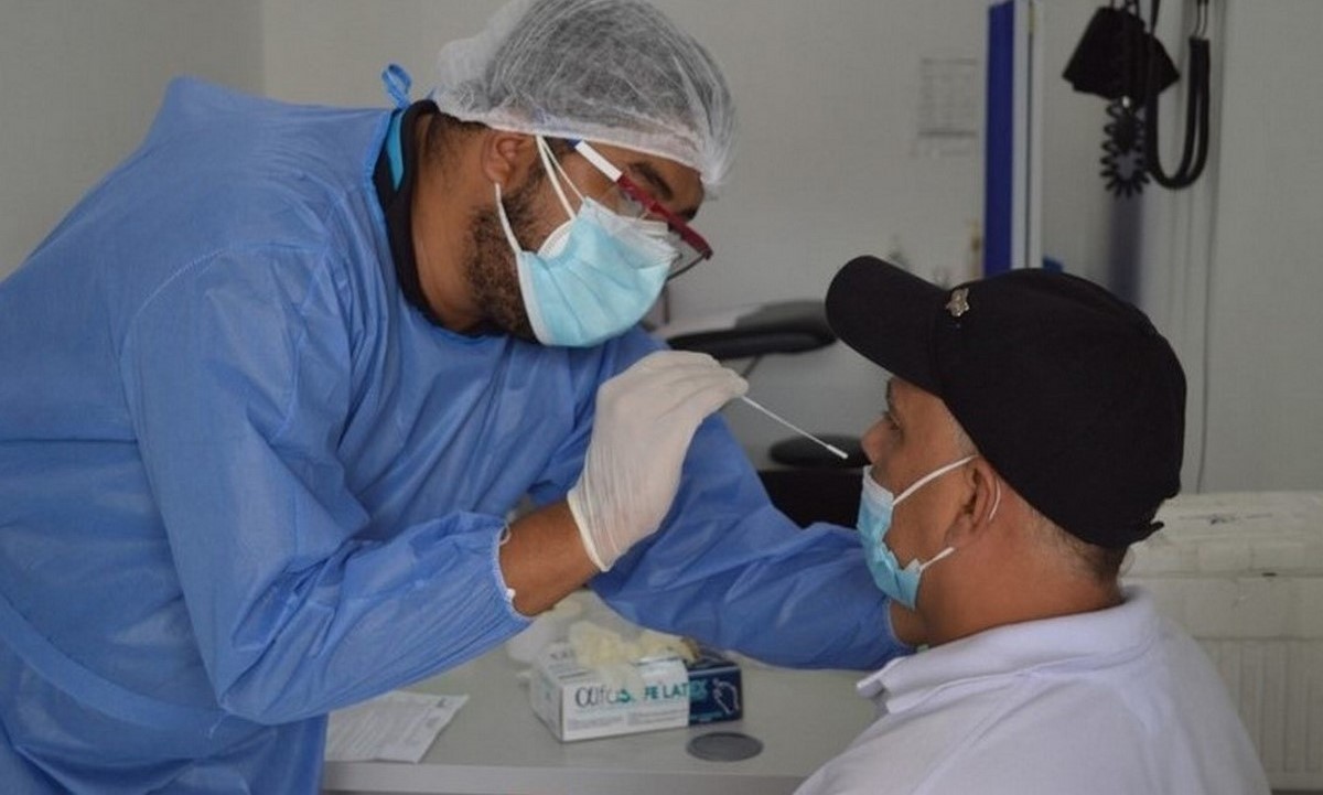 Aumento de contagios Covid en Antioquia sería por mutaciones del virus en el país: INS 1 Disparos Covid en Antioquia serían por mutaciones