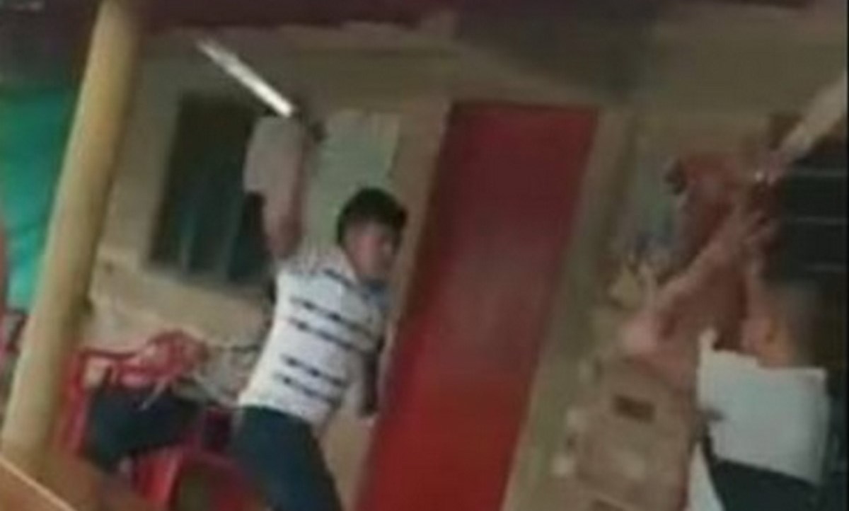 VIDEO. Dos jóvenes protagonizaron batalla campal a machete en Cauca 1 machete