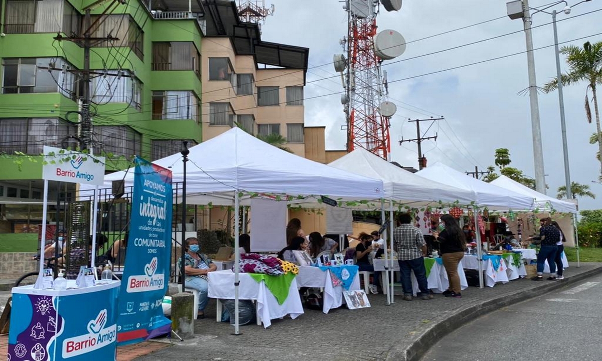 ¿Ya fue? Feria 'Manizales emprende con barrio amigo' se realiza en Chipre 3 Feria-Manizales emprende con barrio amigo