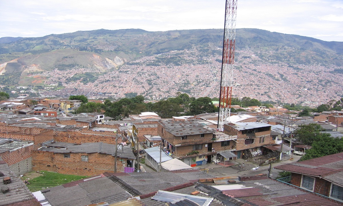 Policía de Medellín se pronunció sobre la muerte de un joven en la comuna 12 de octubre 1 12 de octubre-asonada-joven