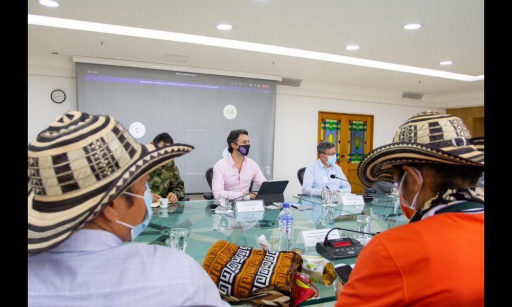 Alcalde de Medellín escuchó a los delegados de los indígenas que participan en la Minga