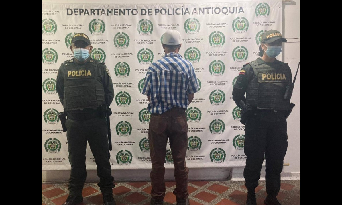 Pillaron a este ¡Viejo verde! realizando actos obscenos en presencia de dos niños Pillaron a este ¡Viejo verde! realizando actos obscenos en presencia de dos niños