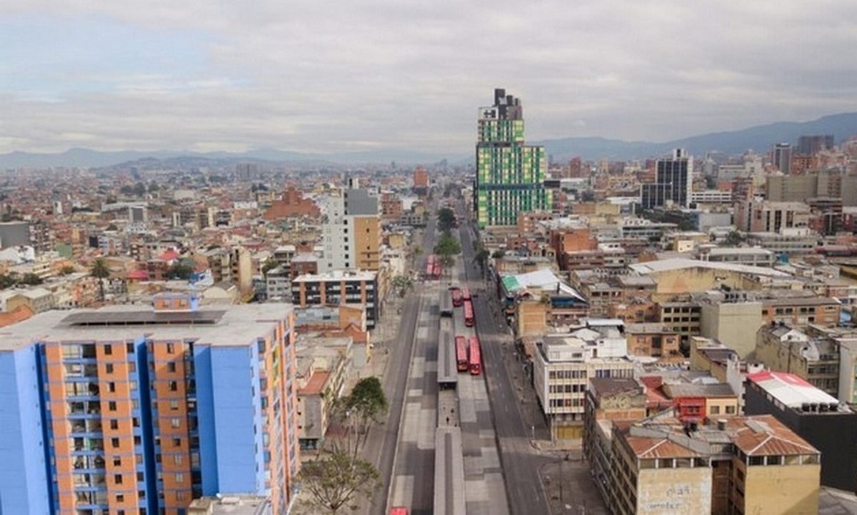 Bogotá continúa con toque de queda, ley seca y cierre temprano de establecimientos 1 Bogotá continúa con medidas restrictivas hasta el martes