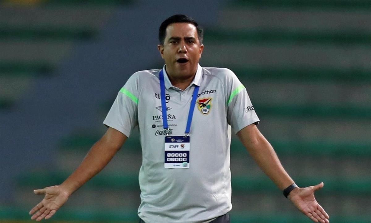 A 28 días del debut, Bolivia ve la Copa América entre sombras 1 El entrenador de Bolivia Cesar Farias dirige un partido en el Torneo Preolímpico Sudamericano Sub23 entre Bolivia y Perú, el 31 de enero de 2020 en el estadio Centenario en Armenia (Colombia). EFE/Ernesto Guzmán Jr./Archivo