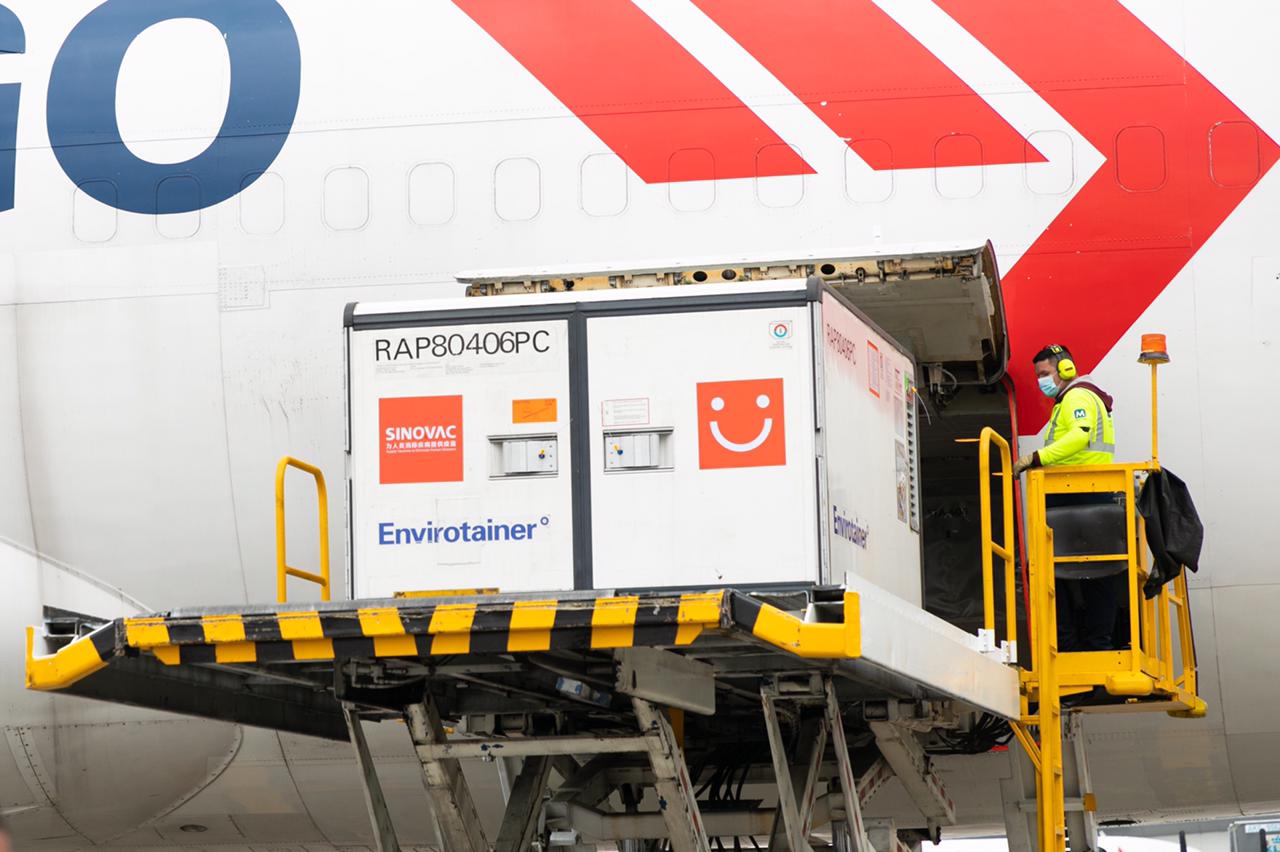 Llegaron más: Colombia recibió un millón de vacunas de Sinovac este sábado 3 Colombia-vacunas