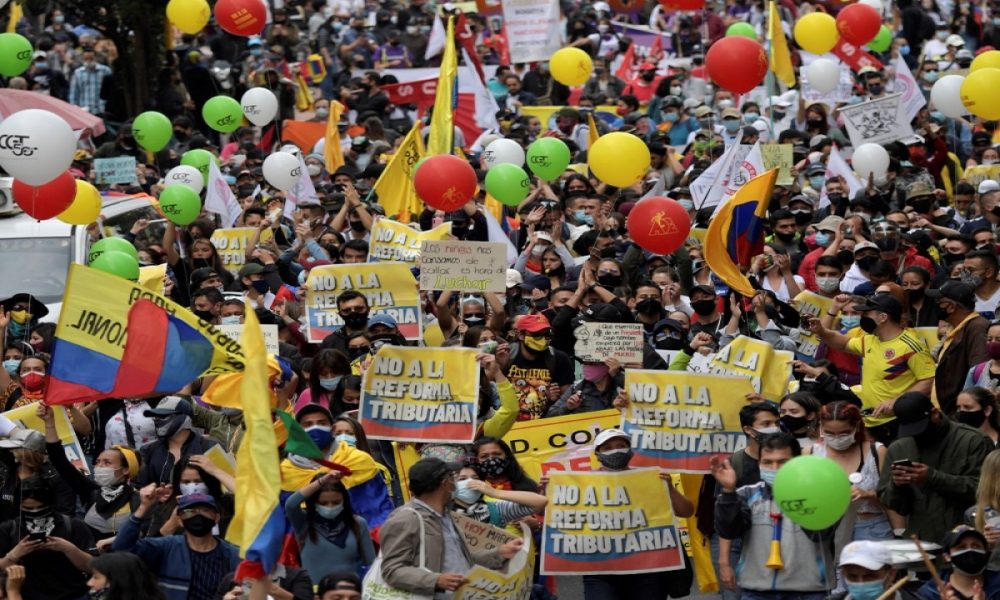 comisión de congresistas-manifestantes-gobierno