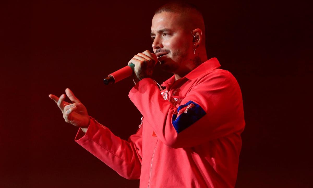 J Balvin pide parar la "guerra civil" que se vive en Colombia 1 En la imagen, el cantante colombiano J Balvin. EFE/David Amador-Rivera/Archivo
