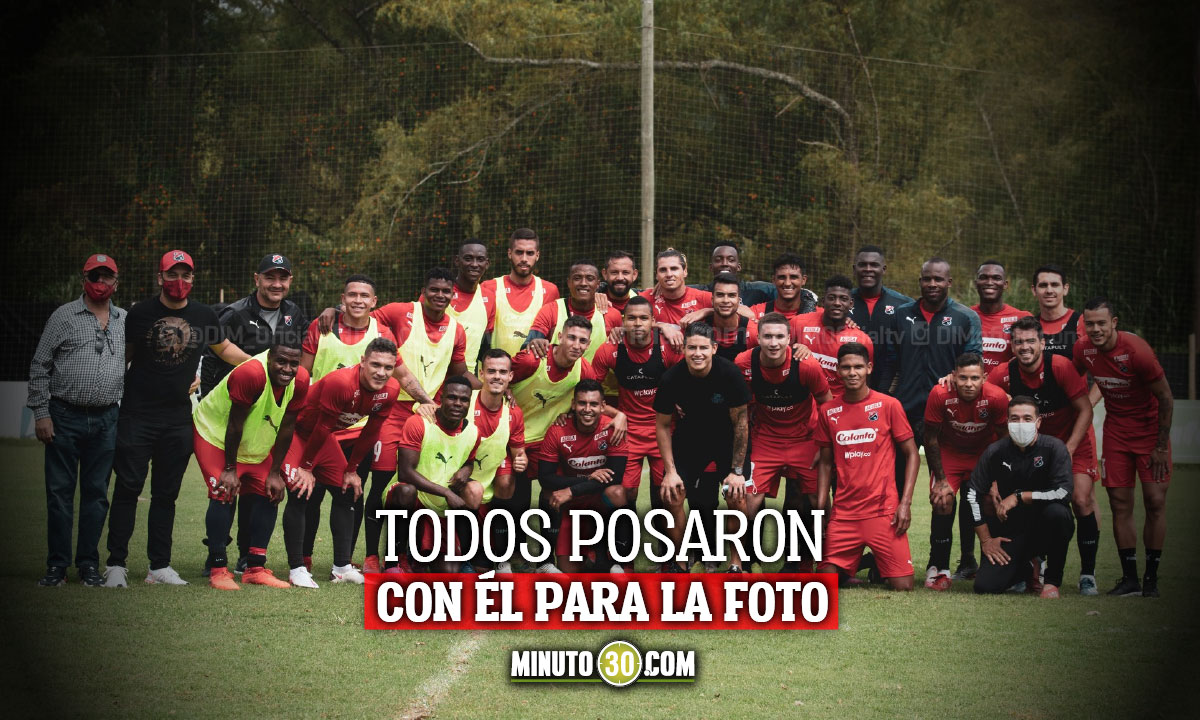 Fotos: James Rodríguez visitó el entrenamiento del Medellín 1 James Rodriguez visito el entrenamiento del Medellin