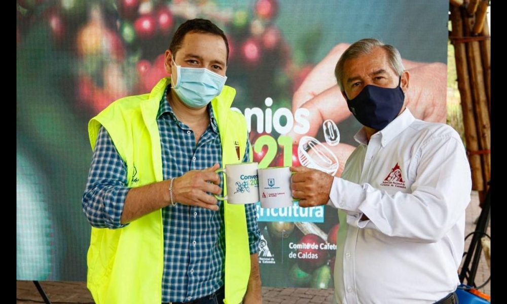¡Qué bueno! Hoy oficializaron cuatro convenios entre cafeteros y la Alcaldía de Manizales
