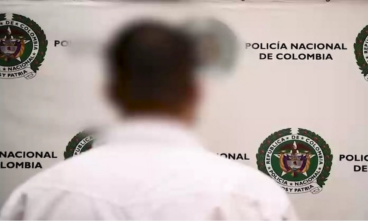 VIDEO: Se entregó el conductor que realizó disparos al aire en Medellín 1 Medellín-conductor-disparos