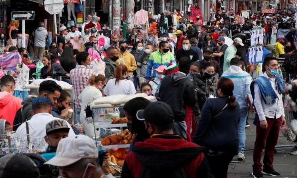 Ministro de Salud-doble tercer pico-contagiados