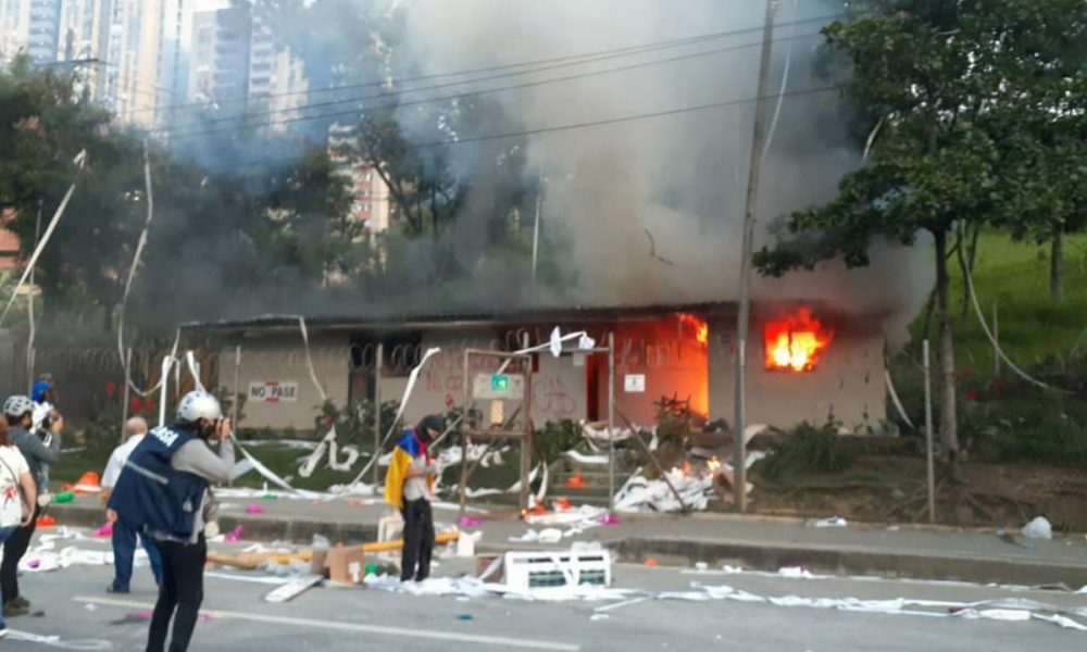 Peaje Niquía-vandalizado