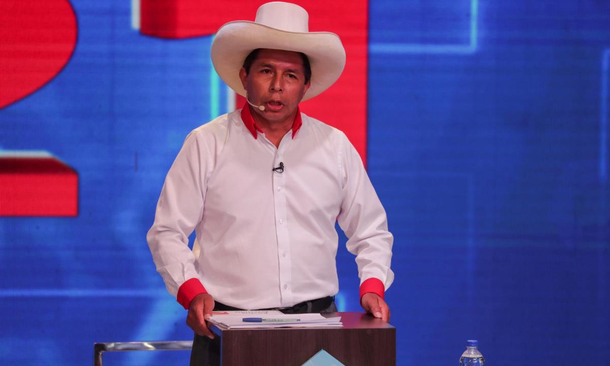 Pedro Castillo sigue liderando las preferencias con miras a presidenciales de Perú 1 En la imagen, el candidato a la Presidencia de Perú por el partido Perú Libre, Pedro Castillo. EFE/Sebastián Castañeda/Pool/Archivo