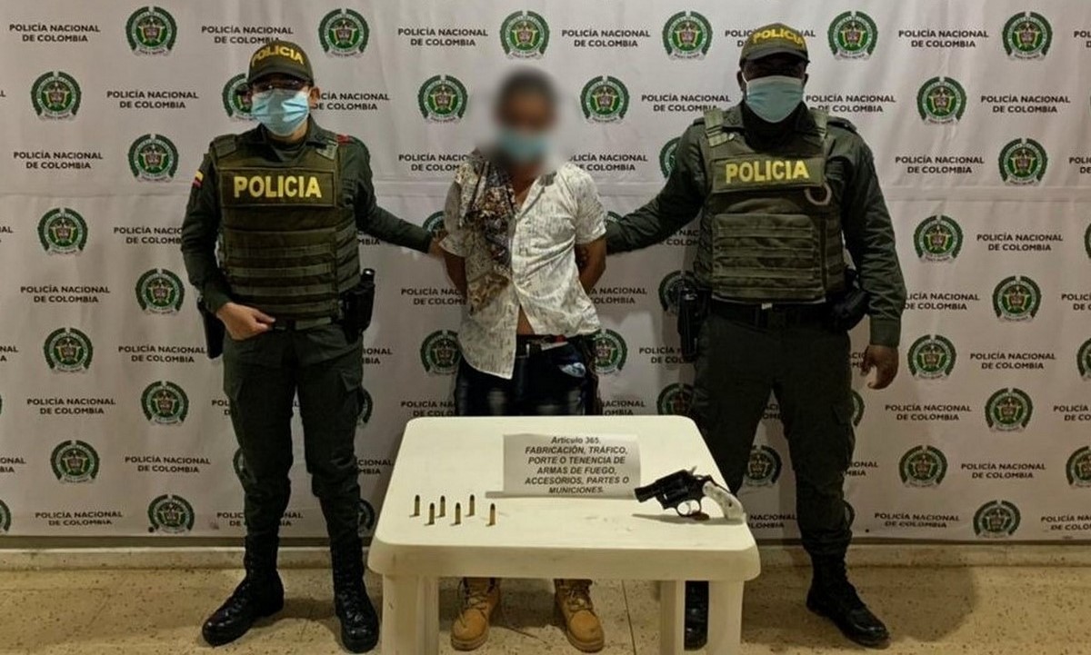 Andaba por las calles de Campamento con un revólver y municiones, pero lo cogieron 1 Capturado en Campamento por porte ilegal de armas de fuego