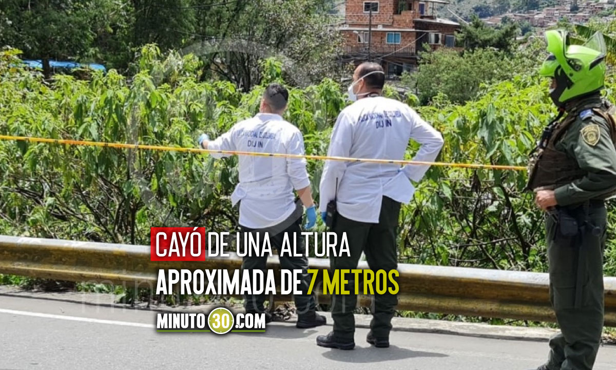 Hombre cayó a un afluente en la vía Medellín - Santa Elena y murió Hombre cayó a un afluente en la vía Medellín - Santa Elena y murió