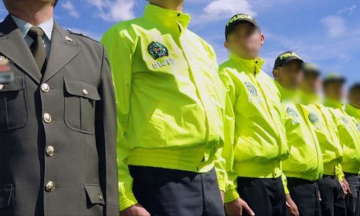 Investigan a 10 policías por denuncias de excesos de fuerza 1 dijin policias uniformados