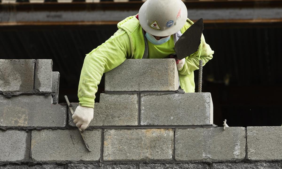 La creación de empleo se frena en abril en EE.UU. y el desempleo sube al 6,1 % 1 empleo